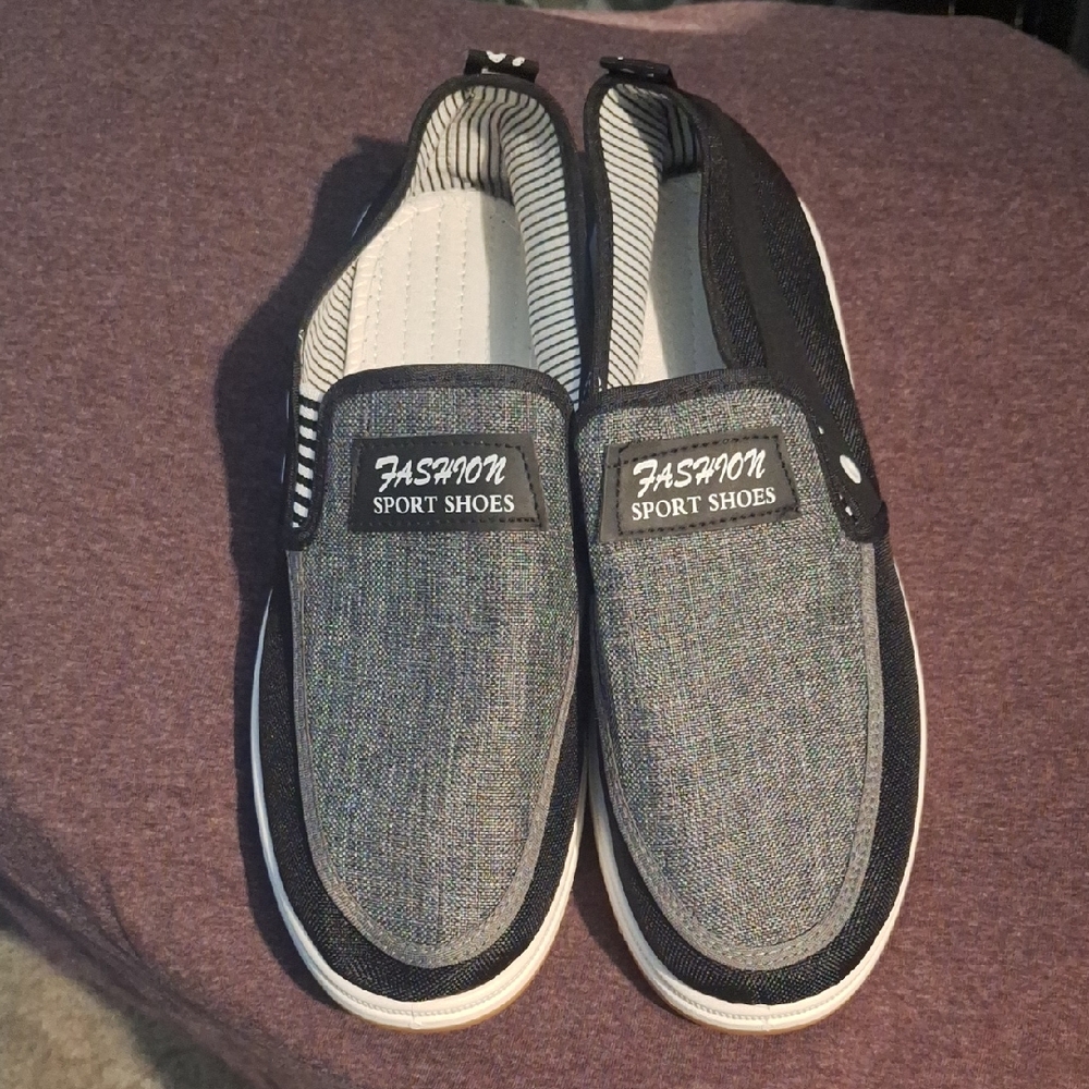 Men's Gray Athletic Shoes